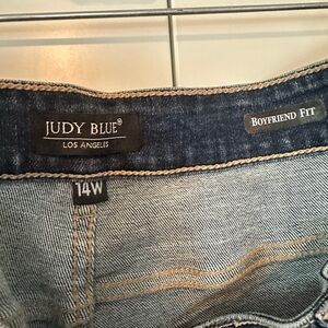 Judy Blue Boyfriend distressed Fit Jeans - Denim Blue